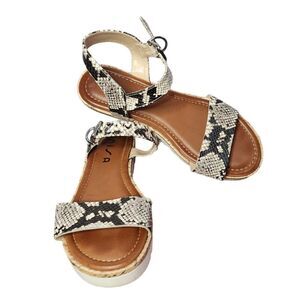 Unisa Breiza Platform Sandals Faux Snakeskin Leather Sz. 9 M